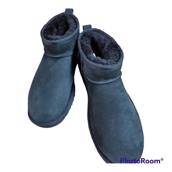 Ugg Ultra Mini size 10 Black NWT - Picture 1 of 8